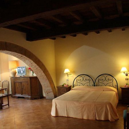 Residence In Centro Mantova Luaran gambar
