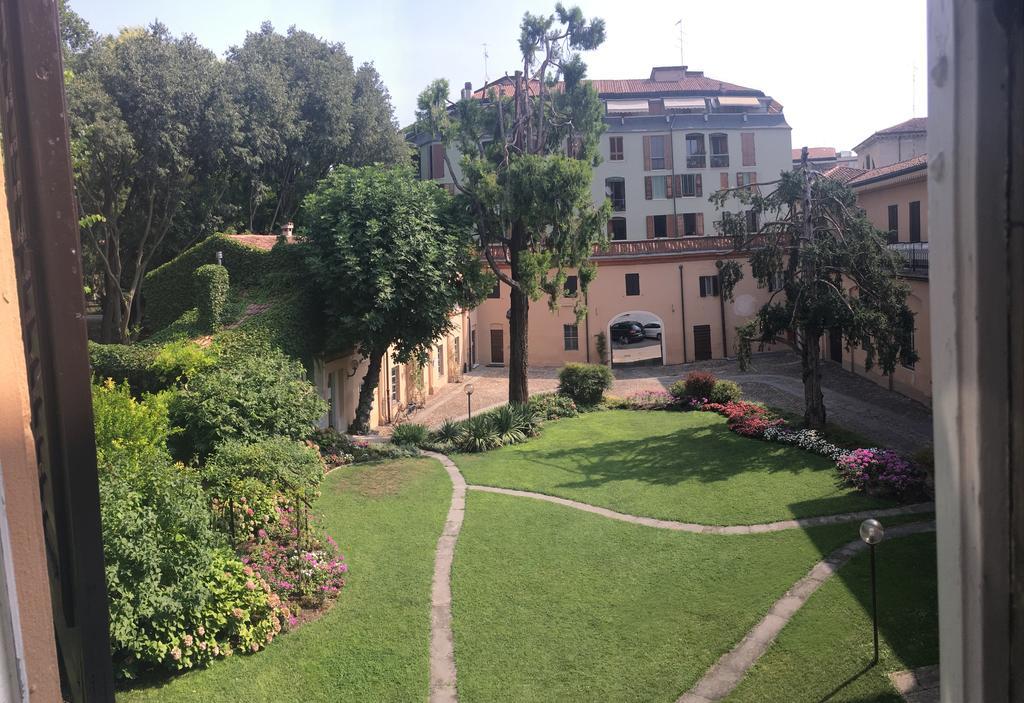Residence In Centro Mantova Luaran gambar