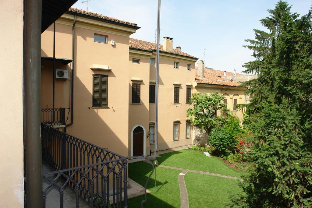 Residence In Centro Mantova Luaran gambar